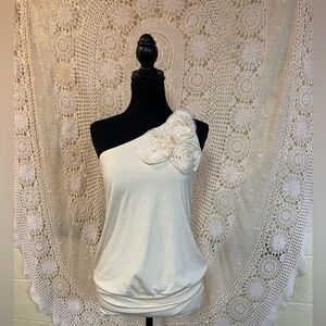 Y2K One-Shoulder Cream Top with Floral Detail